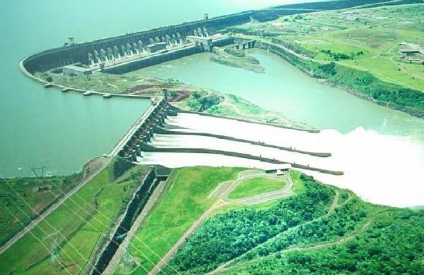 Viajar para Foz do Iguaçu é destino único no Brasil 3 Hidroeletrica de Itaipu 600x390 1