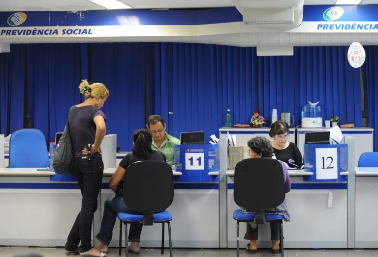 Quem tem direito ao auxílio doença INSS? 4 inss cancela quase 90 dos beneficios convocados desde agosto scaled 1 768x524 1