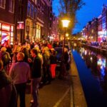 Amsterdã multa turistas por mau comportamento
