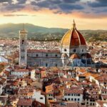 Florença, na Itália, impõe multa enorme por comer em quatro ruas históricas