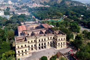 Incêndios destroem Museu Nacional do Brasil e conteúdo inestimável