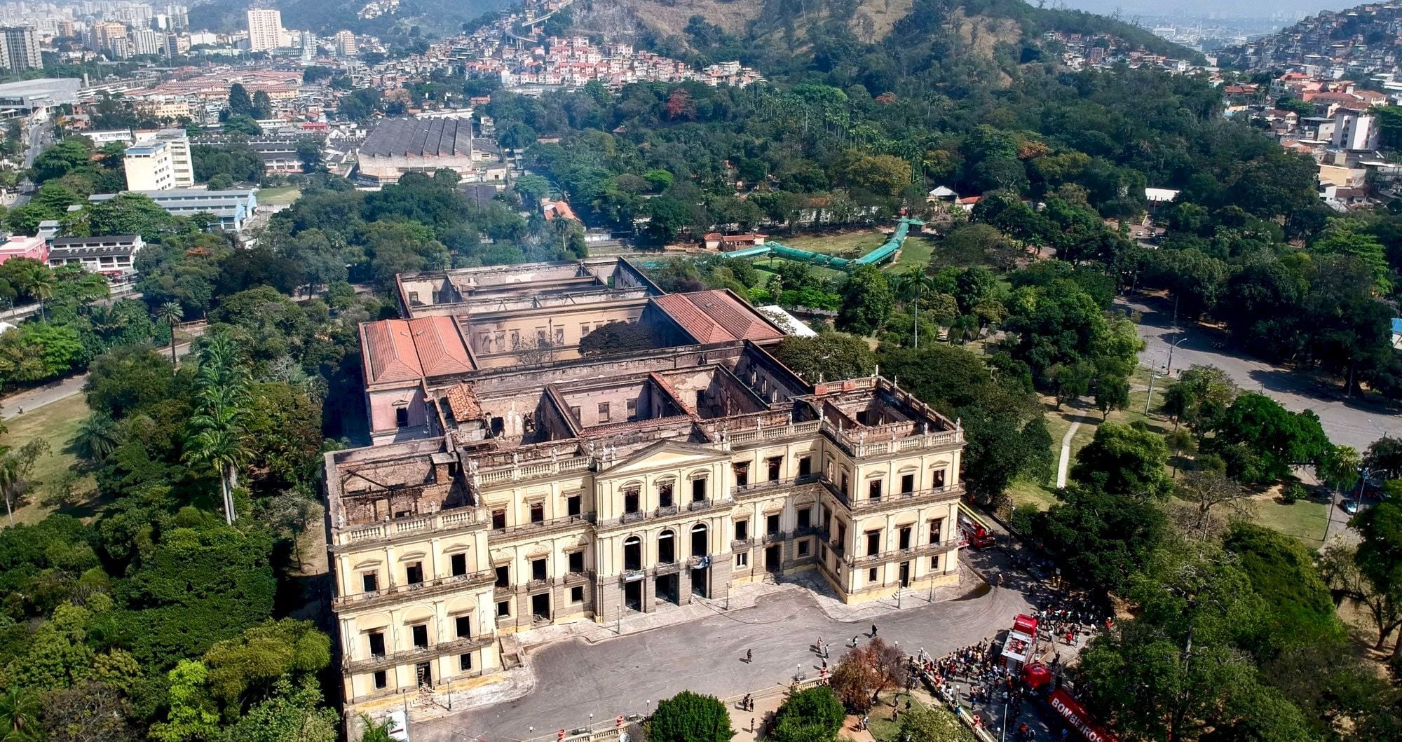 Incêndios destroem Museu Nacional do Brasil e conteúdo inestimável 1 Incendios destroem Museu Nacional do Brasil e conteudo inestimavel