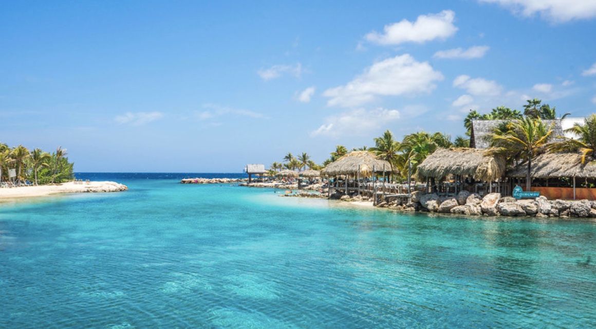 Estes cruzeiros vão para os destinos mais impressionantes do Caribe 2 praia de curaçao