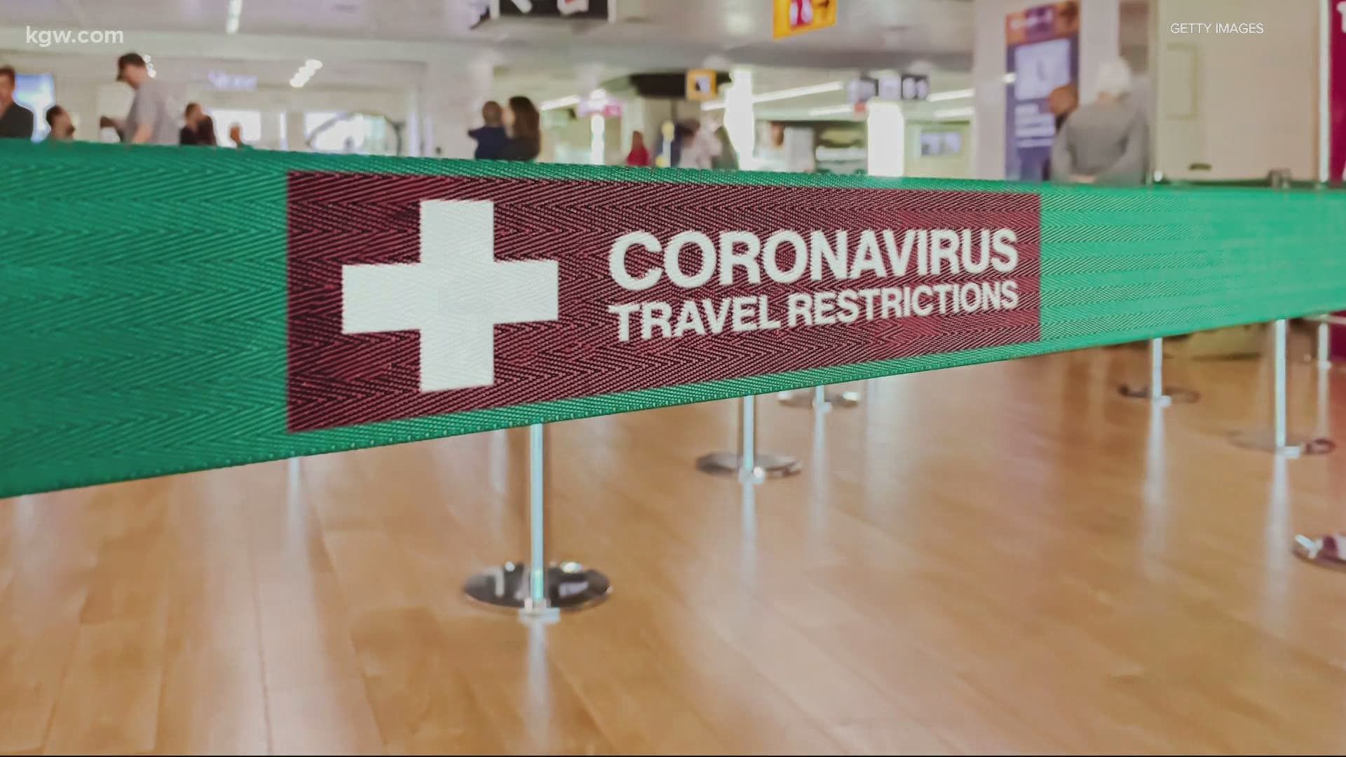 O CDC diz 'Sem viagens de férias'... Aqui está o que isso significa para você 3 um sinal para restrições de coronavírus