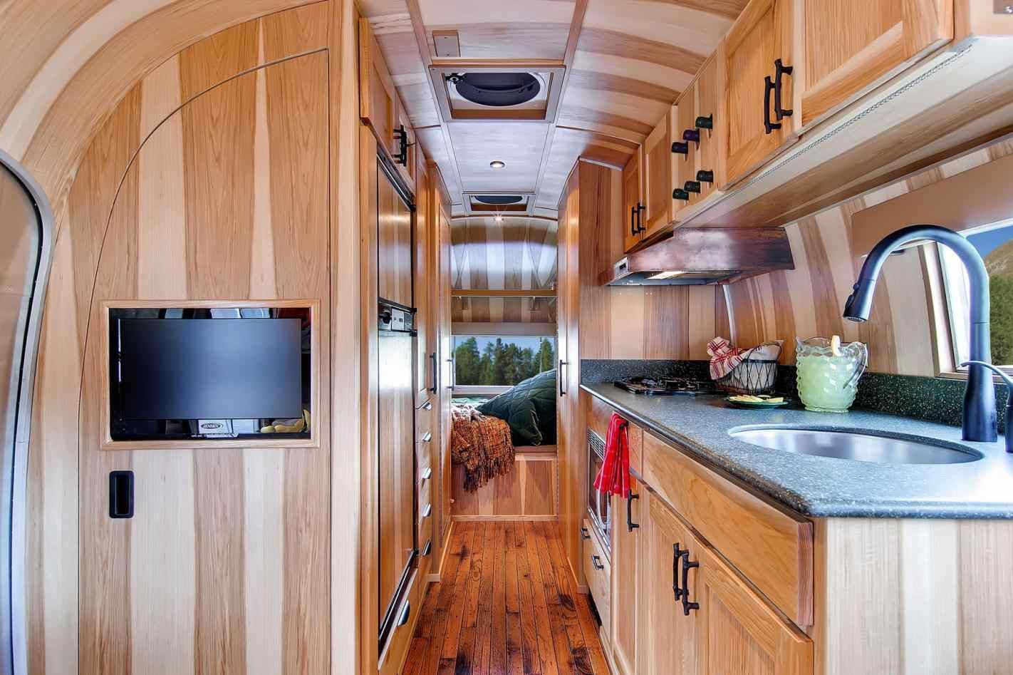 O RVing está em ascensão, veja como encontrar o perfeito 3 o interior de um trailer de quinta roda