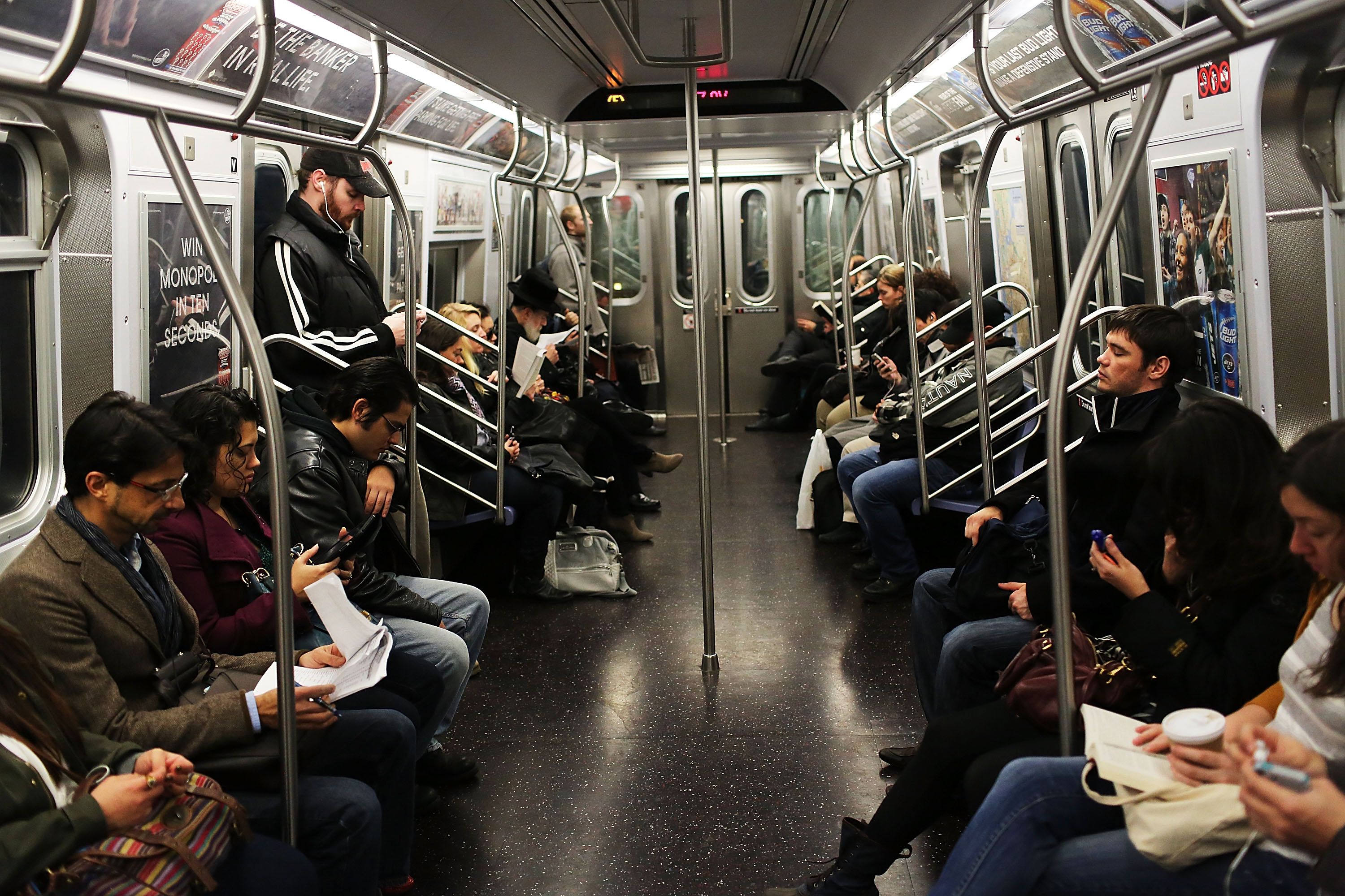 Estas fotos são as coisas mais nova-iorquinas, de acordo com os nova-iorquinos 3 um metrô lotado de nyc