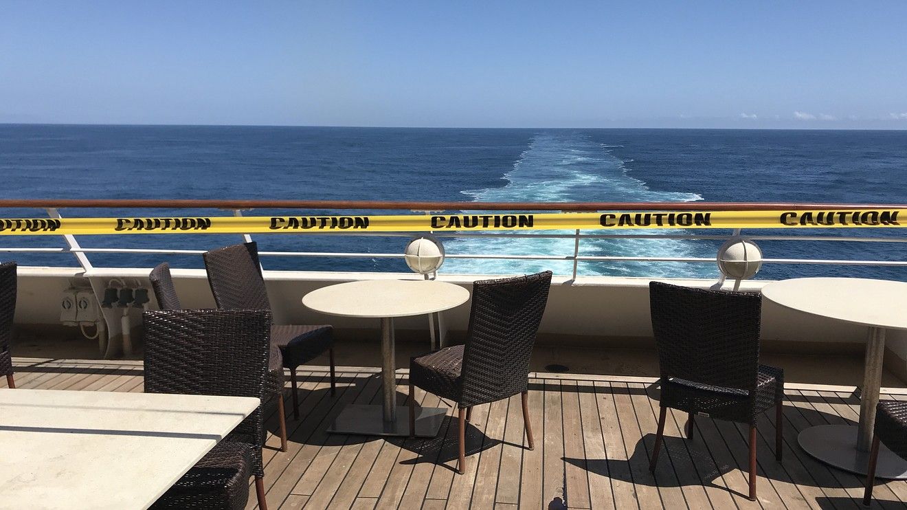 O que acontece com as pessoas presas nos cruzeiros da Norwegian 5 Seções isoladas no Norwegian Sun após problemas de construção
