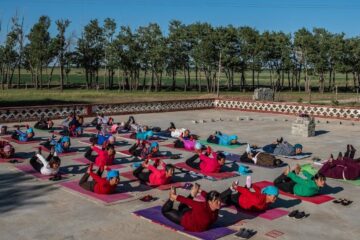 https://www.nytimes.com/2018/06/24/business/china-yoga-elderly-village.html