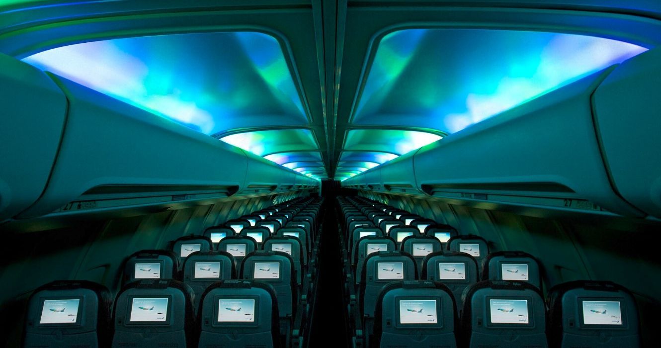 A verdadeira história por trás da companhia aérea de baixo custo Icelandair 1 as luzes do norte em um voo da icelandair