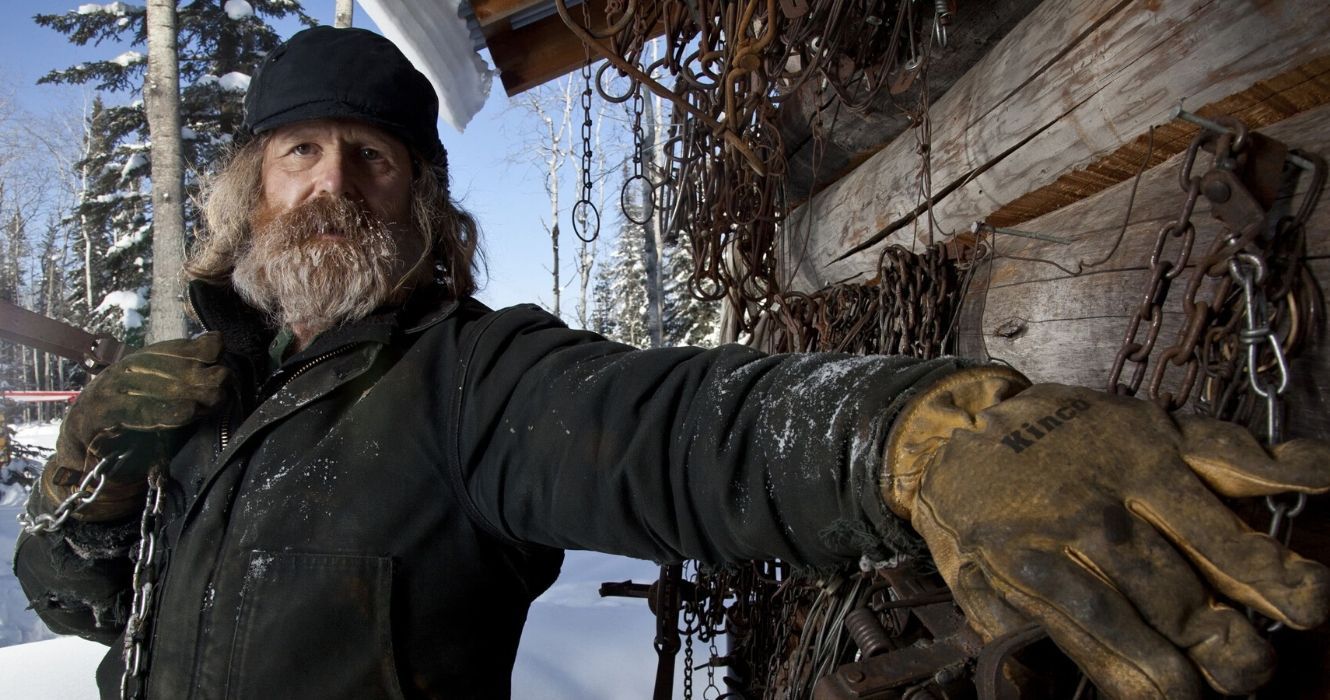 As 10 piores coisas que o elenco de 'Mountain Men' fez no programa 1 um membro do elenco de homens da montanha em uma foto promocional