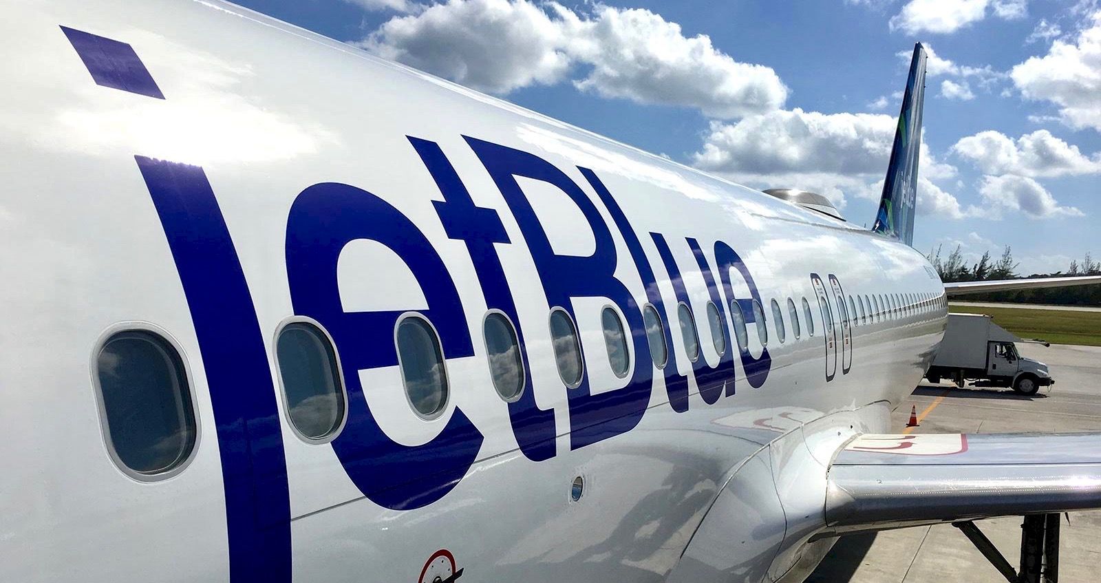 CEO da JetBlue explica como os aumentos no preco da
