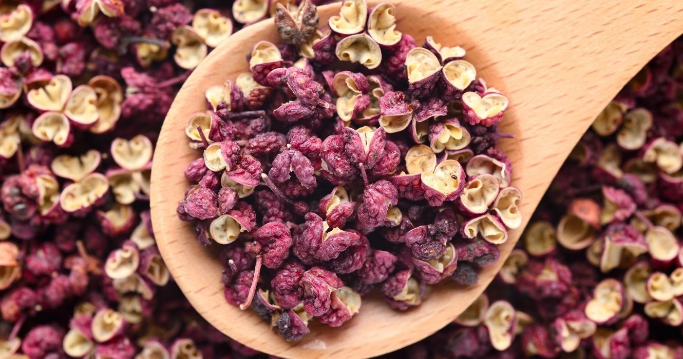 Dentro de Sichuan: esta pimenta picante é responsável por efeitos psicológicos? 1 uma colher de pimenta sichuan seca