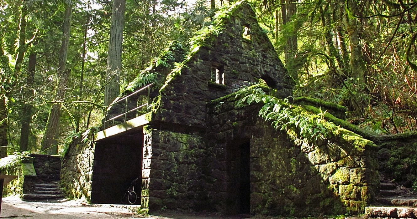 O castelo da bruxa de Oregon é alimentado por lendas, mas há alguma verdade nisso? 1 o castelo da bruxa em oregon
