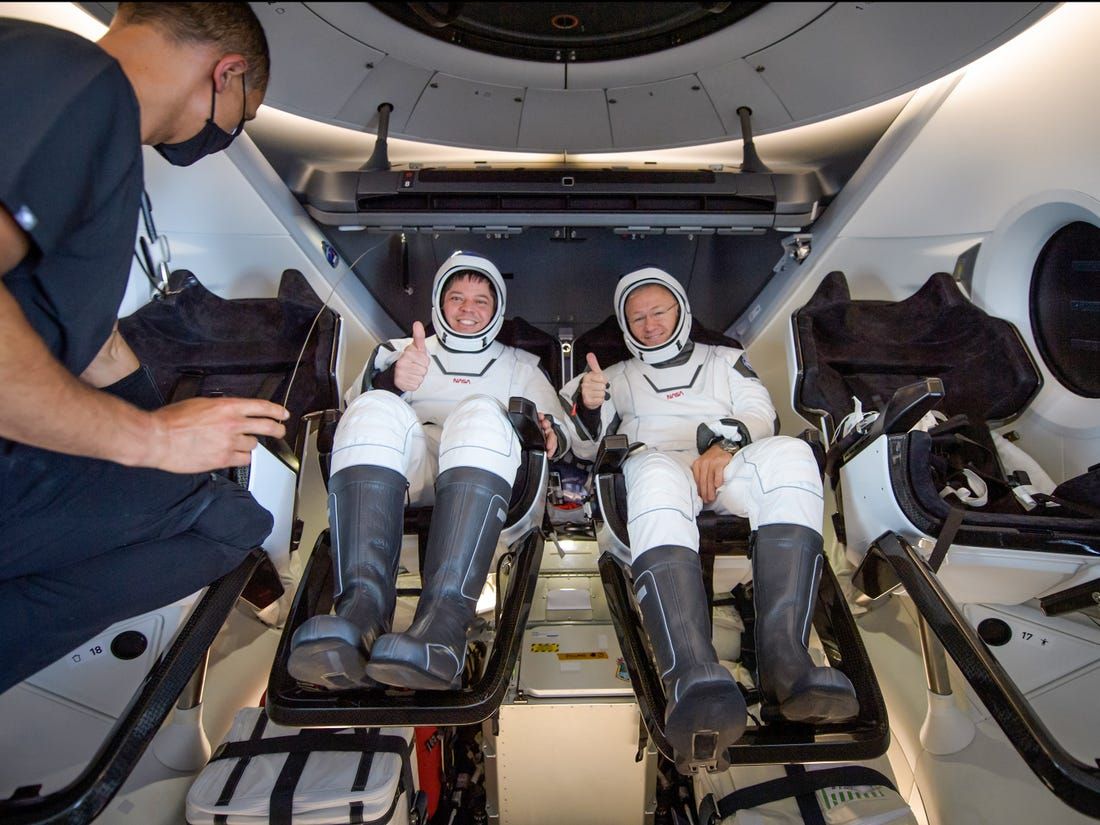 O pouso da espaçonave SpaceX foi como "Estar em uma centrífuga" De acordo com os astronautas 4 os astronautas no dragão da tripulação