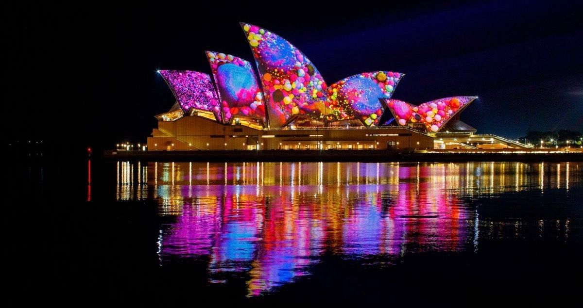 Opera de Sydney apresenta show de luzes