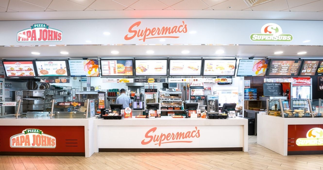Os EUA gostariam de ter essas cadeias de fast food europeias 1 uma praça de alimentação de shopping com supermacs, papa johns e super subs