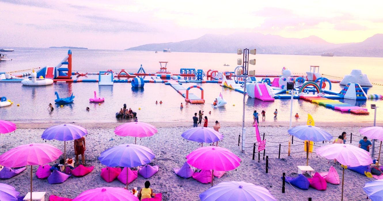 Quer saber o que os comentários dizem sobre visitar a ilha inflável nas Filipinas? Estas fotos dizem tudo 1 a ilha flutuante nas filipinas