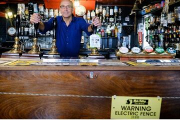 an electric fence at the star pub in england