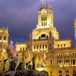 the Plaza De Cibeles in madrid, spain