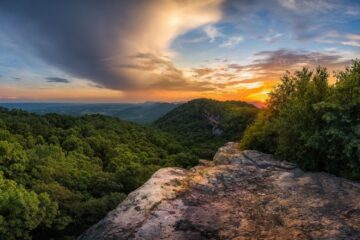 As montanhas Apalaches atravessam o Kentucky, e essas cidades montanhosas estão nos chamando