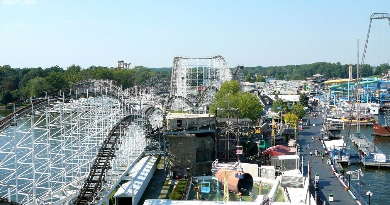 Indiana Beach é o lar de um calçadão, parque de diversões e aquático 1 parque aquático e de diversões da praia de indiana