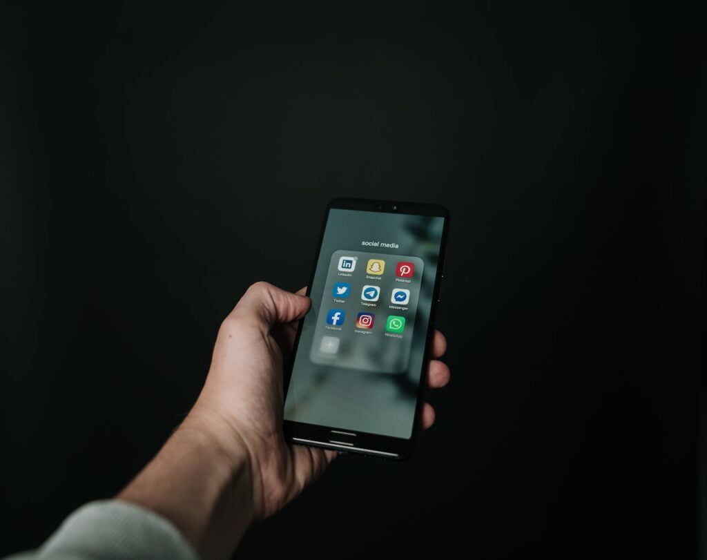 Qual é o melhor plano para redes sociais 3 pexels magnus mueller 2818118