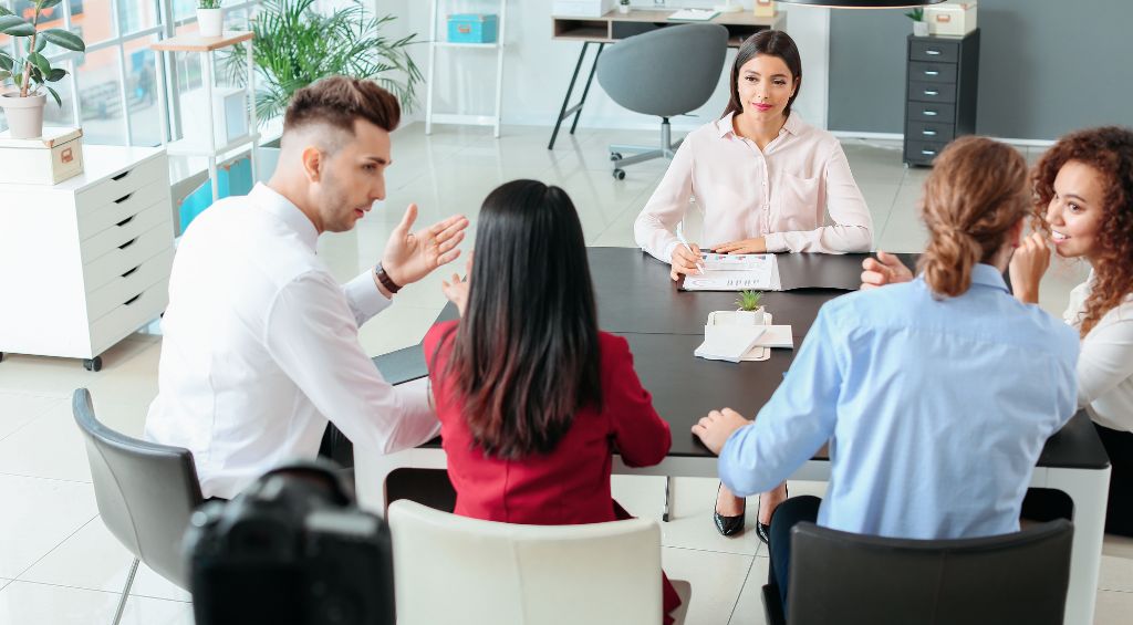 Como um sistema de recursos humanos pode melhorar a gestão de talentos? 4 recursos humanos